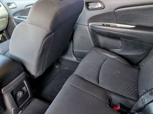 Used 2019 Dodge Journey SE FWD image 36