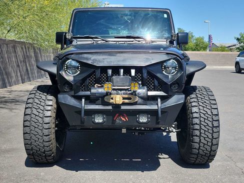 Used 2018 Jeep Wrangler Unlimited Sport w/ Connectivity Group AWD/4WD image 3