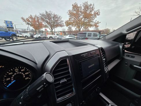 Used 2015 Ford F150 XLT image 16