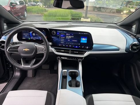 Certified 2025 Chevrolet Equinox EV LT FWD image 7