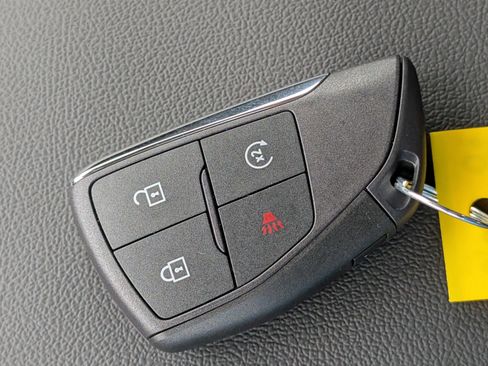 New 2026 GMC Canyon Elevation w/ Convenience Package image 30