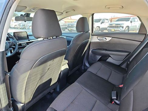 Used 2022 Kia Forte FE image 9