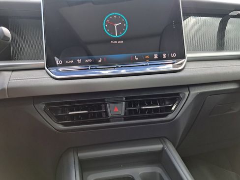New 2026 Volkswagen Tiguan SE FWD image 10