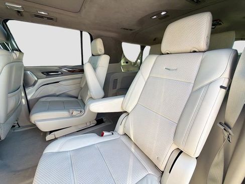 Used 2021 Cadillac Escalade ESV Premium Luxury Platinum AWD/4WD image 23