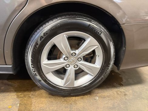 Used 2018 Honda Odyssey EX image 26