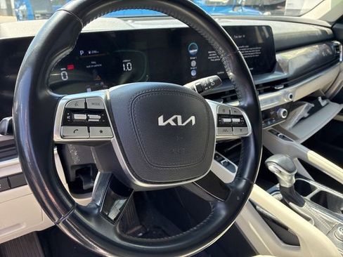 Certified 2023 Kia Telluride S image 6