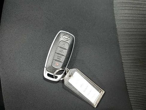 Used 2025 Nissan Sentra SV FWD image 10