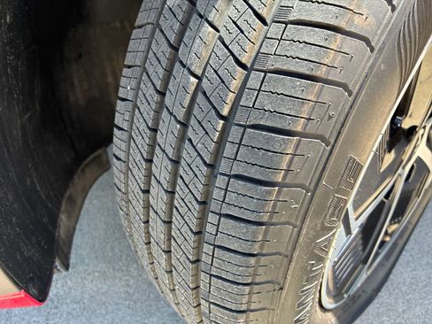 Used 2024 Kia Niro LX FWD image 35