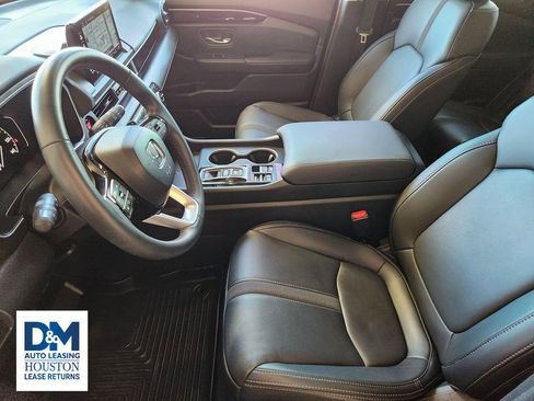 Used 2025 Honda Pilot Touring image 20