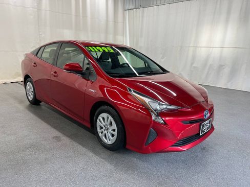 Used 2016 Toyota Prius Two FWD image 3