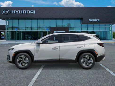 New 2026 Hyundai Tucson SEL w/ Tow & Go Package AWD/4WD image 3