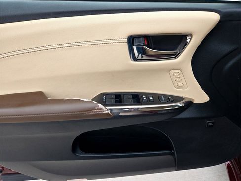 Used 2015 Toyota Avalon Limited image 31