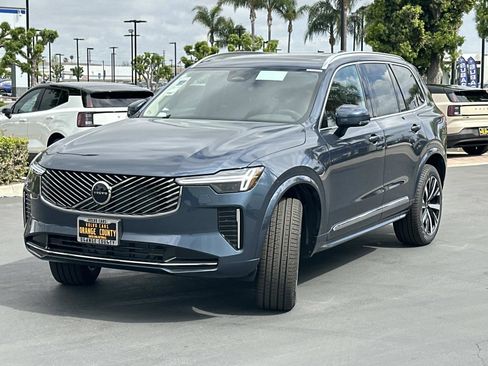 New 2026 Volvo XC90 B5 Core image 3