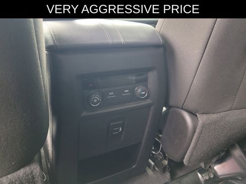 Used 2018 Chevrolet Traverse LT image 11