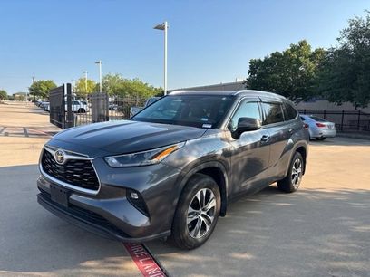 Used 2021 Toyota Highlander XLE