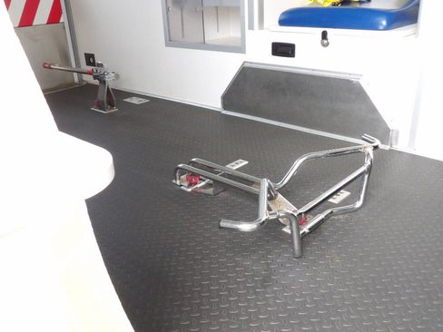 Used 2012 Ford F450 XLT w/ Ambulance Preparation Pkg RWD image 36