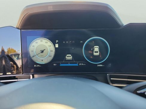 Certified 2024 Hyundai Elantra SEL image 20