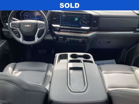 Used 2025 Chevrolet Silverado 2500 LT AWD/4WD image 13