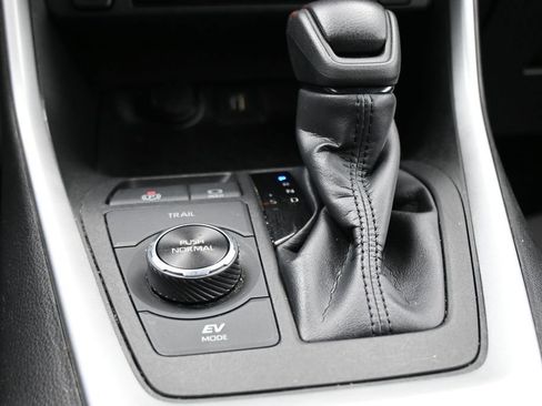 Used 2023 Toyota RAV4 XLE w/ XLE Grade Weather Package AWD/4WD image 20