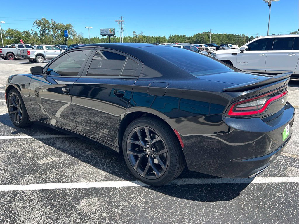 Used 2020 Dodge Charger SXT w/ Blacktop Package RWD image 31
