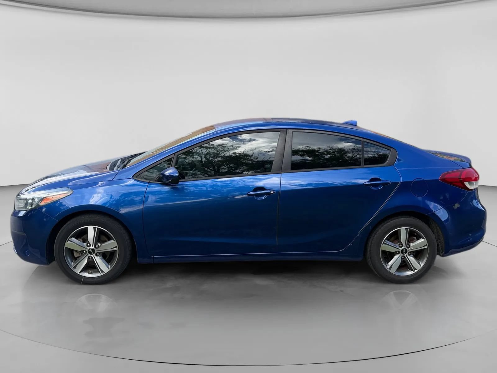 Used 2018 Kia Forte S FWD image 2