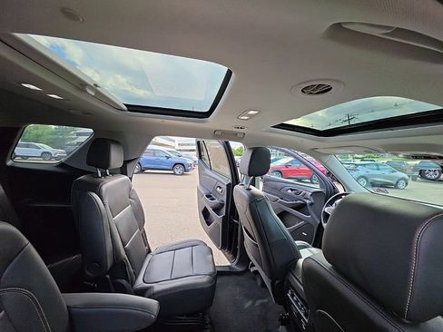 Used 2021 Chevrolet Traverse Premier w/ Redline Edition AWD/4WD image 30