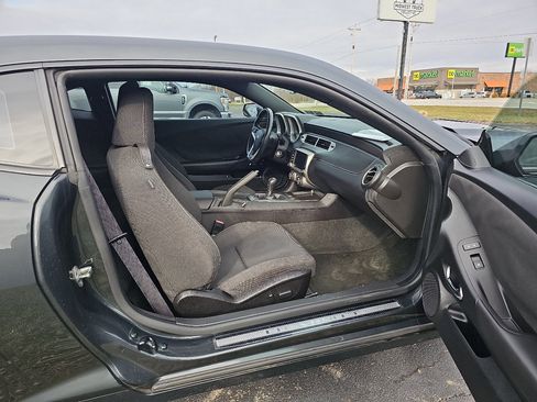 Used 2015 Chevrolet Camaro SS w/ LPO, Black Appearance Package image 17