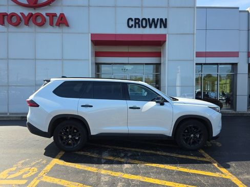 Used 2025 Toyota Grand Highlander AWD Hybrid image 2