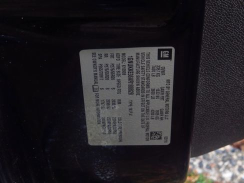 Used 2010 Chevrolet Suburban LTZ image 36