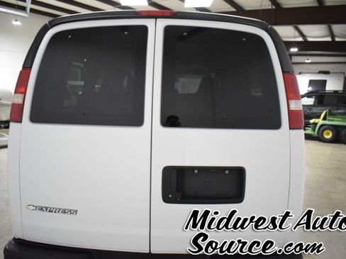 Used 2018 Chevrolet Express 2500 LS w/ Driver Convenience Package RWD image 3