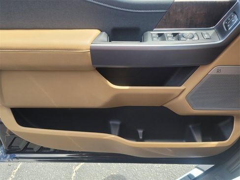 New 2025 Ford F250 Lariat w/ Chrome Package image 28