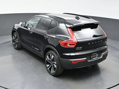 Used 2024 Volvo XC40 B5 Plus w/ Protection Package Premier AWD/4WD image 35
