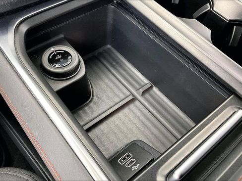 Certified 2025 Ford Expedition Active AWD/4WD image 33