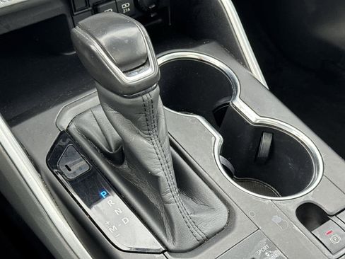 Used 2020 Toyota Highlander XLE image 29