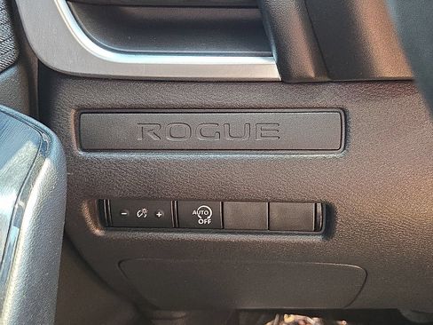 Used 2023 Nissan Rogue S FWD image 22