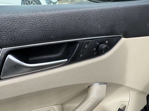 Used 2019 Volkswagen Passat 2.0T Wolfsburg image 9