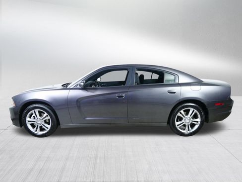 Used 2014 Dodge Charger SE AWD/4WD image 4