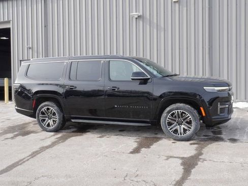 New 2026 Jeep Grand Wagoneer L 4WD w/ Premium Group I image 11