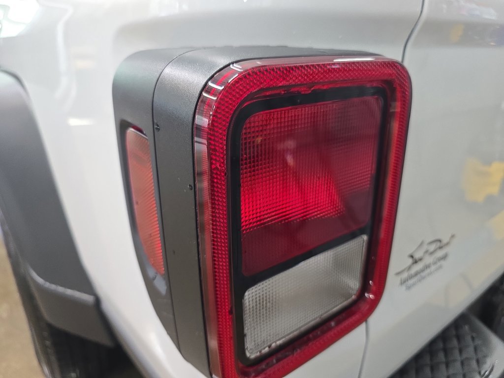 New 2026 Jeep Gladiator Sport AWD/4WD image 34