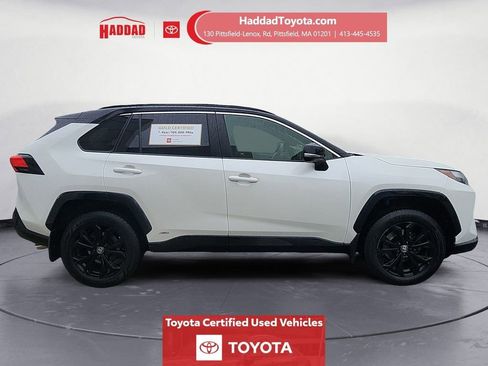 Certified 2022 Toyota RAV4 XSE w/ XSE Grade Weather Package AWD/4WD image 7