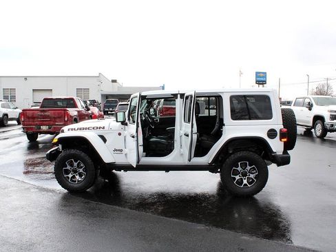 Used 2022 Jeep Wrangler Unlimited Rubicon w/ LED Lighting Group image 19