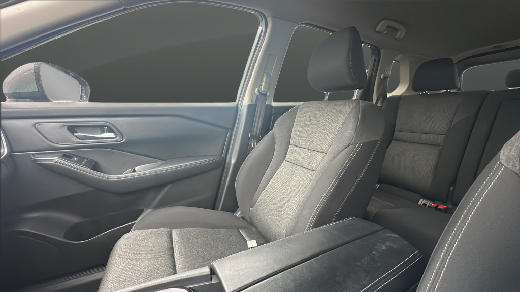 Used 2024 Nissan Rogue SV AWD/4WD image 26