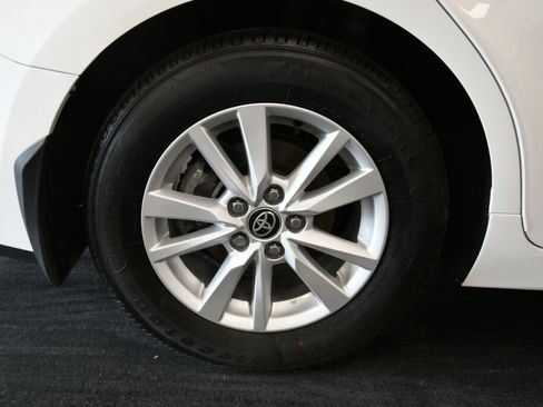 Used 2025 Toyota Camry LE image 29