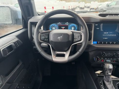 New 2025 Ford Bronco Outer Banks w/ Sasquatch Package AWD/4WD image 18