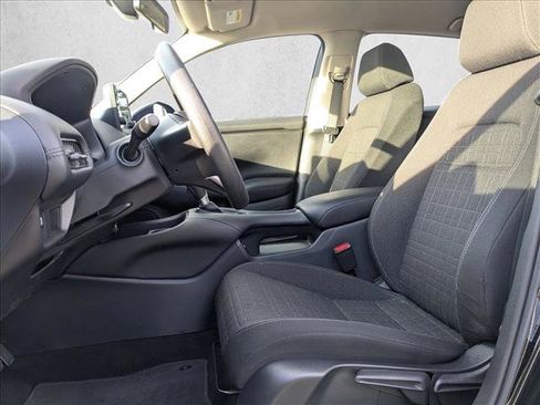 Used 2023 Honda HR-V LX image 17
