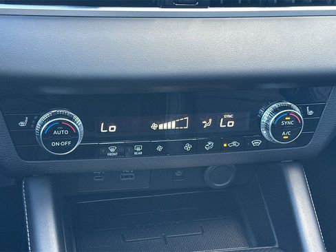 New 2025 Mitsubishi Outlander SE image 21