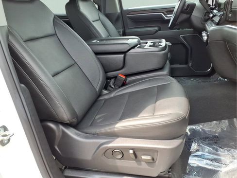 Used 2024 GMC Sierra 1500 SLT image 16