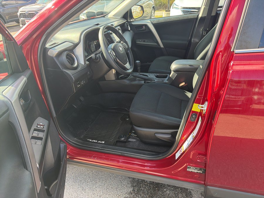 Used 2018 Toyota RAV4 LE w/ All Weather Liner Package AWD/4WD image 7