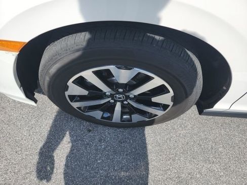 Used 2025 Honda Odyssey EX-L image 2