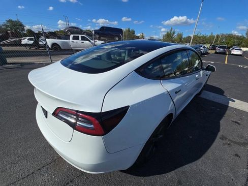 Used 2023 Tesla Model 3 Standard Range image 3